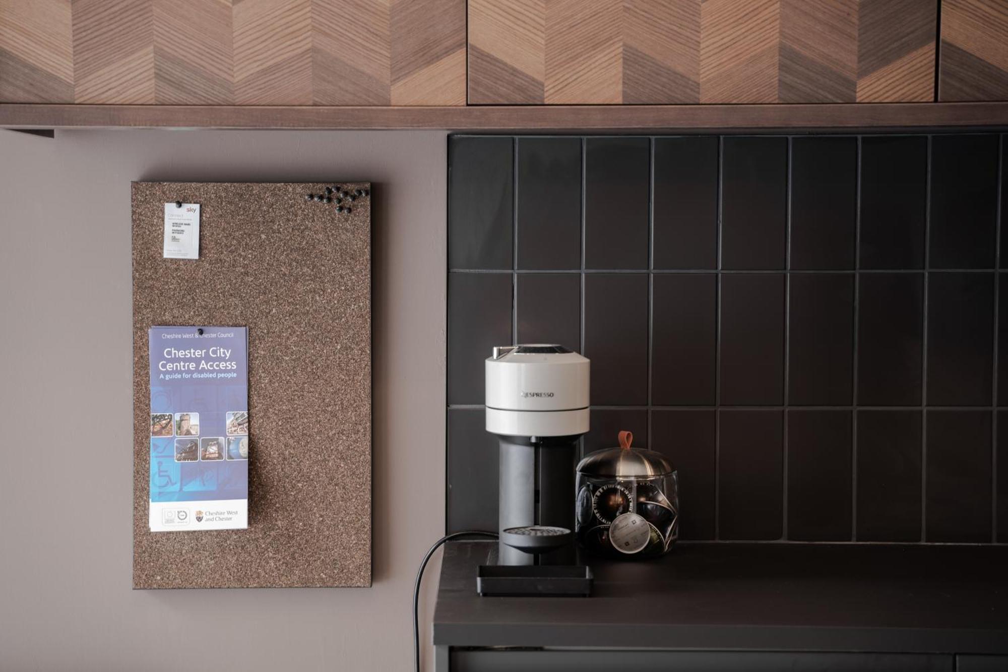 Stylish & Recently Refurbished Chester Apartment - Up To 6 Eksteriør billede
